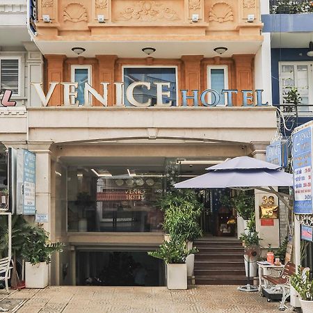RedDoorz Venice Hotel Ho Chi Minh-stad Buitenkant foto