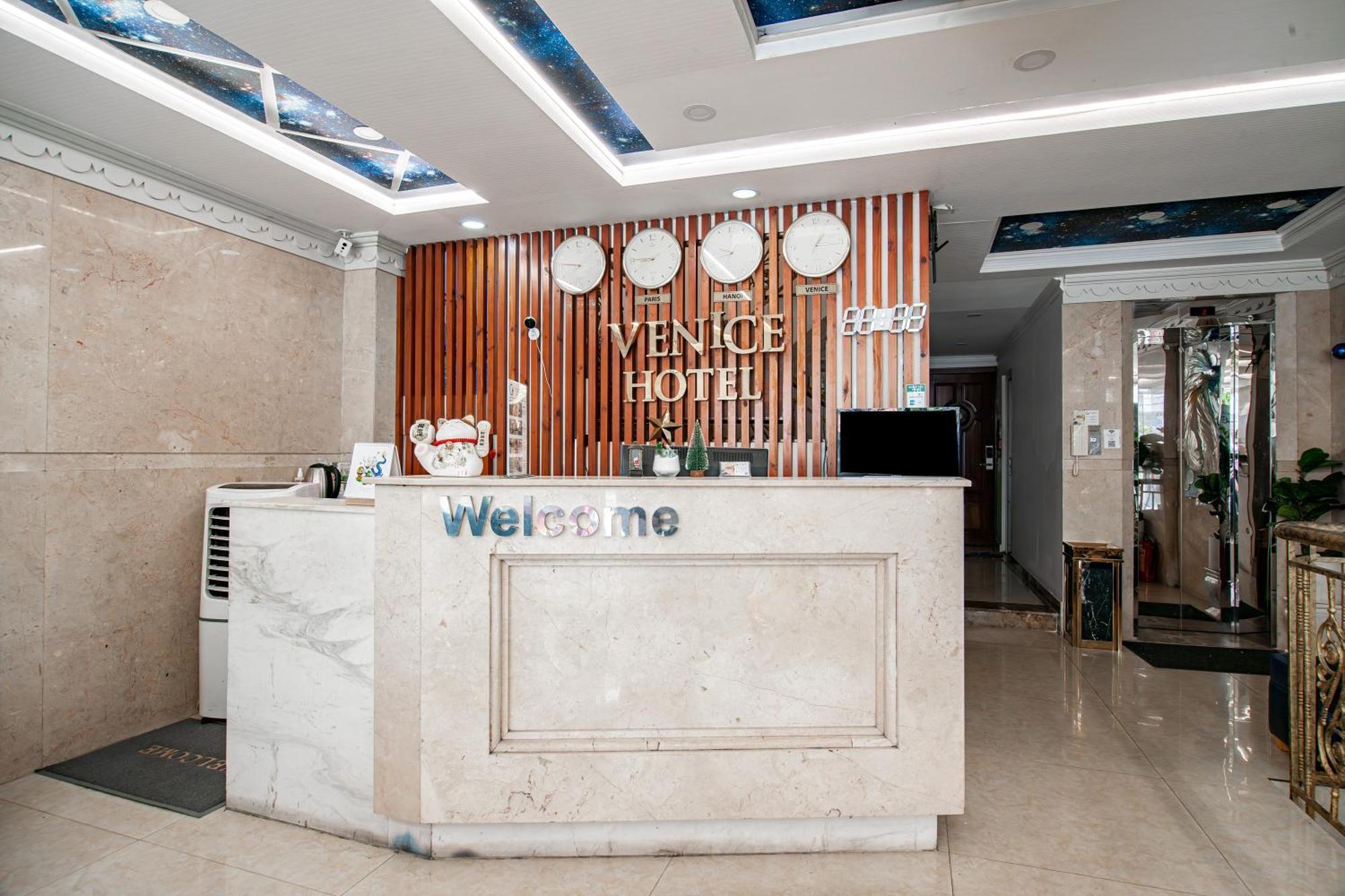 RedDoorz Venice Hotel Ho Chi Minh-stad Buitenkant foto